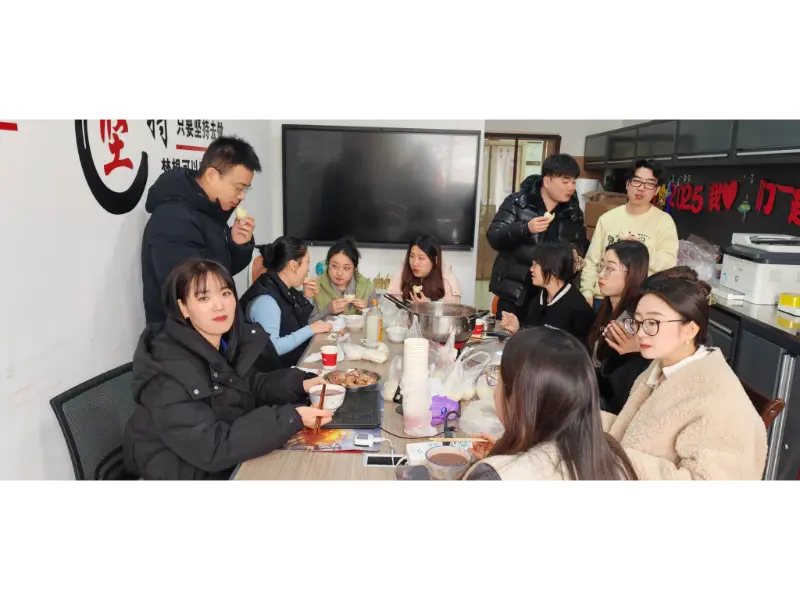 Custam Traidisiúnta Laba Beo ag Maotong