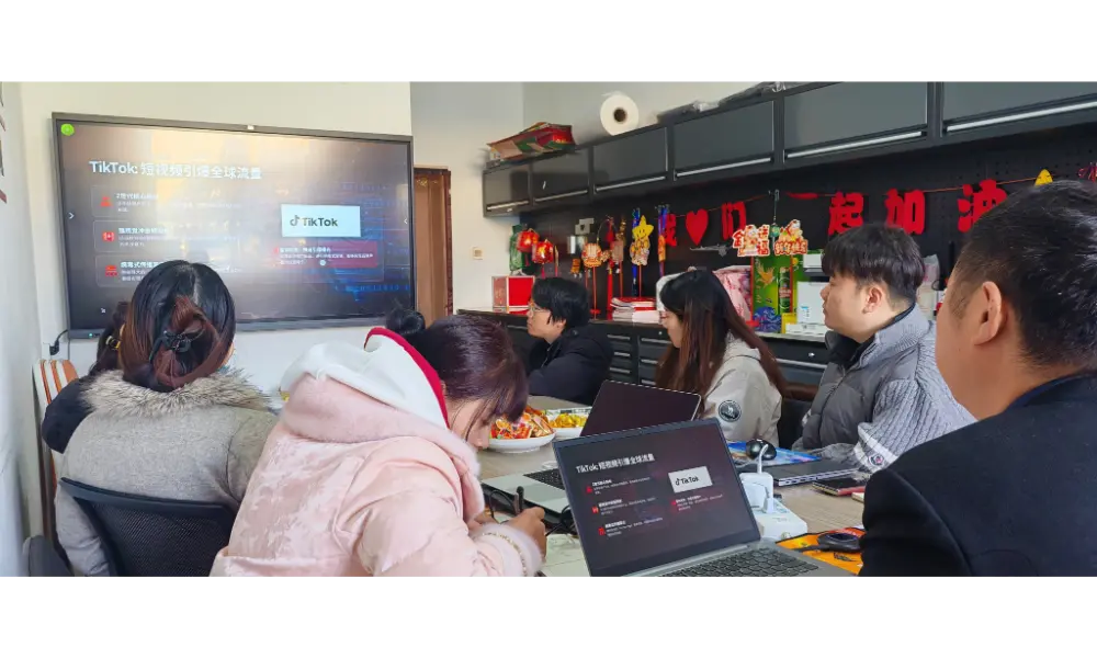 Fáiltíonn sé roimh Bhliain Nua na Síne le Power Tower Solutions